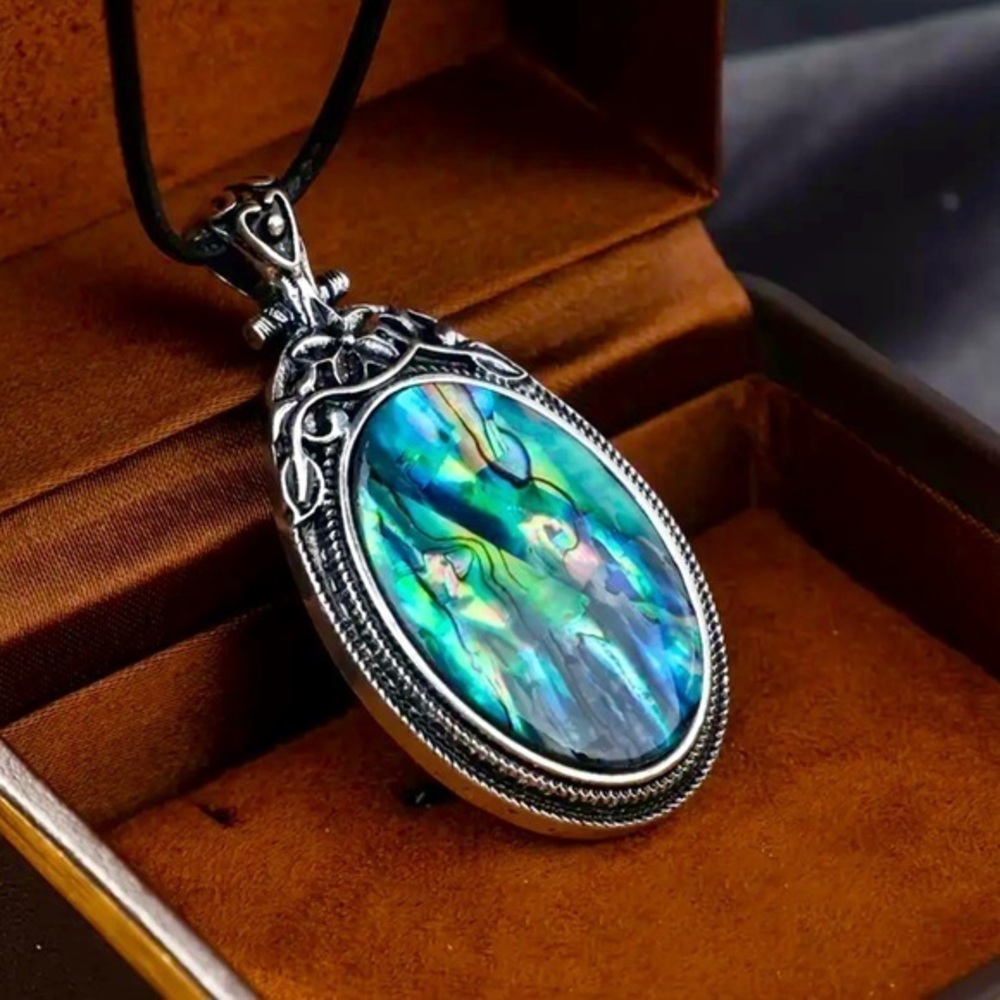 Women’s Oval Pendant With Natural Abalone Inlay - NWT